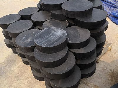 黔东南板式橡胶支座由若干层橡胶片与薄钢板经加压硫化